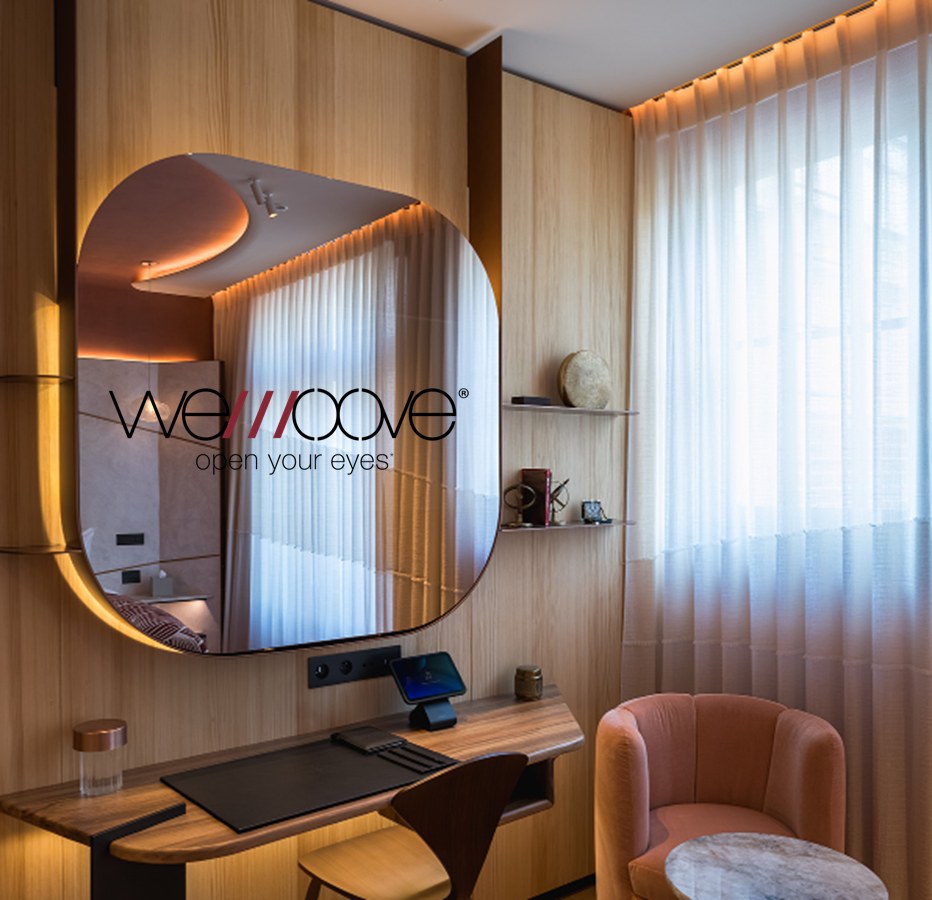 Chambre du Dix à Paris avec TV miroir WEMOOVE à la forme libre