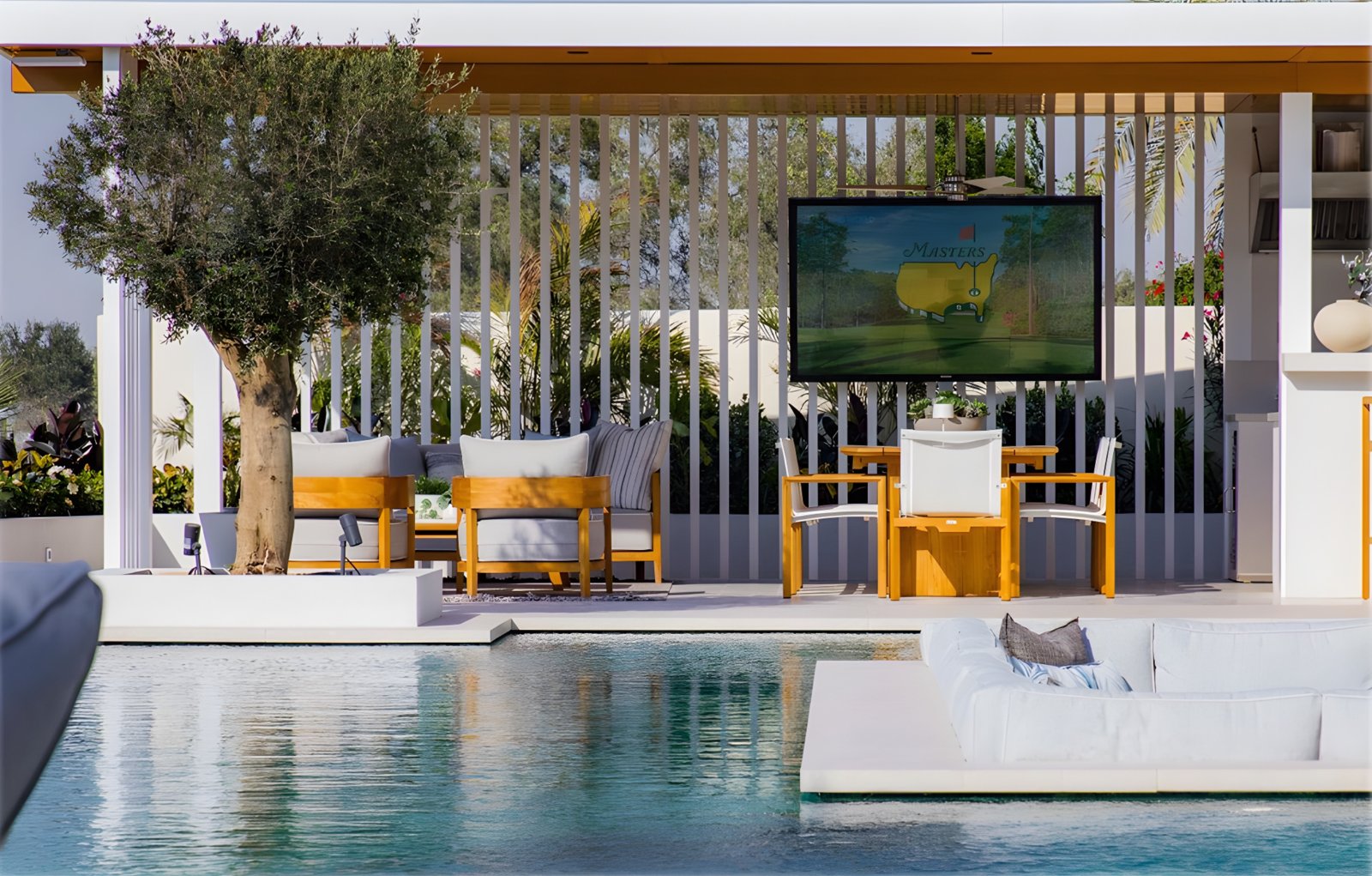 TV outdoor 86 pouces WEMOOVE dans une résidence privée à Dubaï